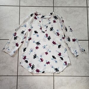 Van Heusen Size M White Blouse with Purple, Lavender, and Blue Floral Print
